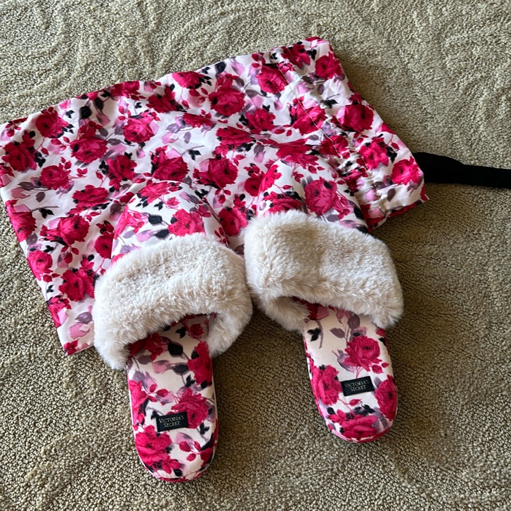 Victoria’s Secret House slippers brand new no tags